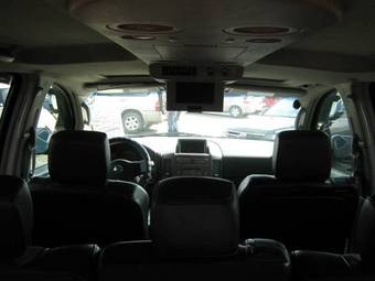 2004 Nissan Armada Pictures