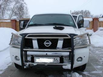 2004 Nissan Armada Photos