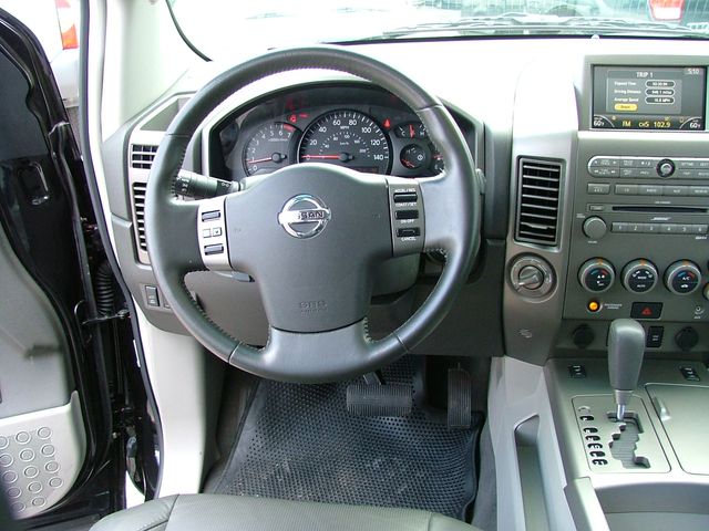 2005 Nissan Armada Photos