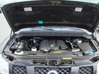 2005 Nissan Armada Pictures