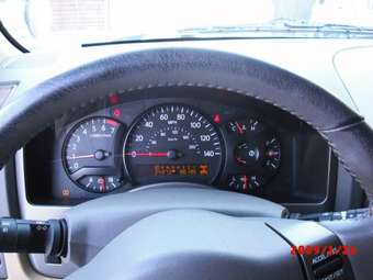 2005 Nissan Armada Photos