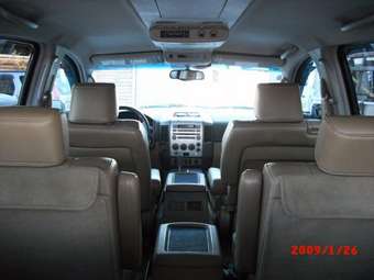 2005 Nissan Armada Pictures
