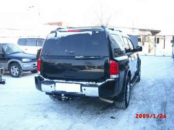 2005 Nissan Armada Photos