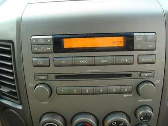 2005 Nissan Armada Photos