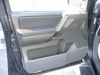 2005 Nissan Armada Pics