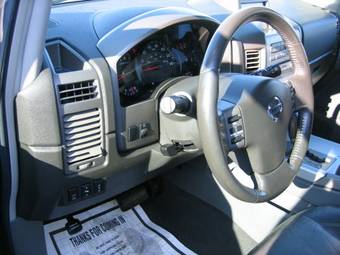 2005 Nissan Armada Pictures