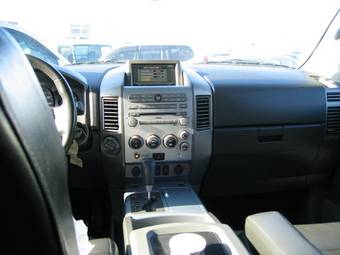 2005 Nissan Armada Images