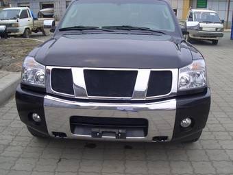 2005 Nissan Armada Photos