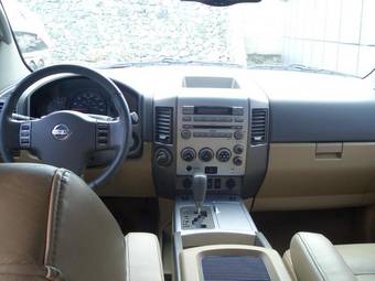2005 Nissan Armada Pics