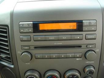 2005 Nissan Armada Pictures