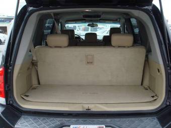 2005 Nissan Armada Pics