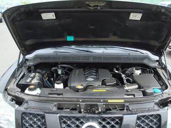 2005 Nissan Armada Pictures