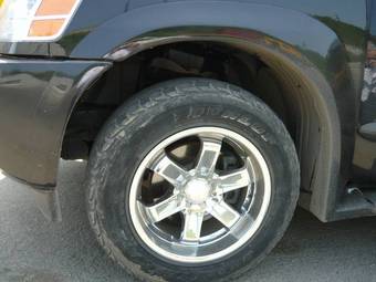 2005 Nissan Armada Photos