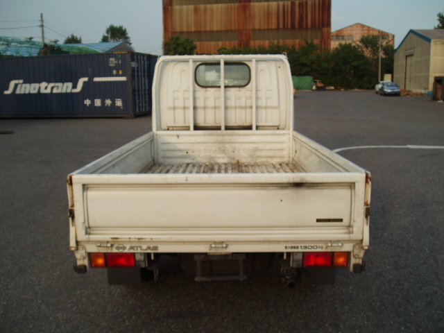 1999 Nissan Atlas Pictures