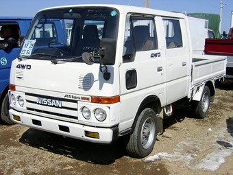 1990 Nissan Avenir