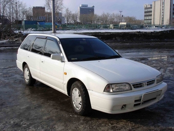 1997 Nissan Avenir