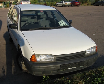 1998 Nissan Avenir