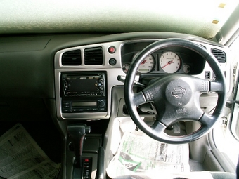 1998 Nissan Avenir
