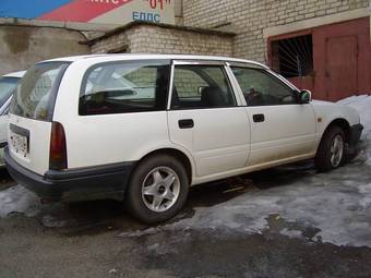1998 Nissan Avenir