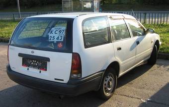 1998 Nissan Avenir