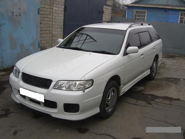 1998 Nissan Avenir