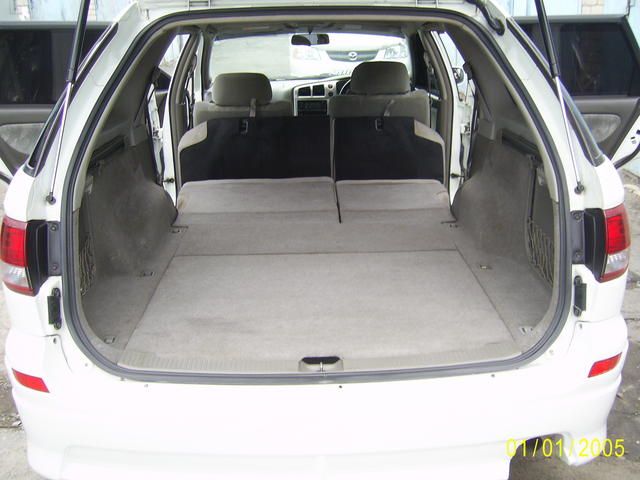 1998 Nissan Avenir