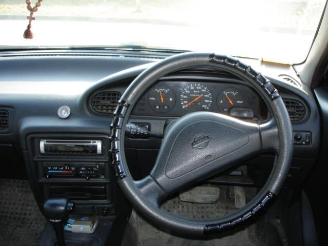 1998 Nissan Avenir