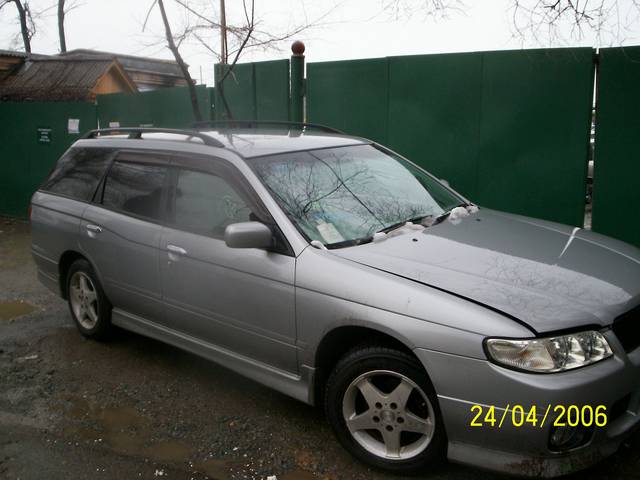 1999 Nissan Avenir