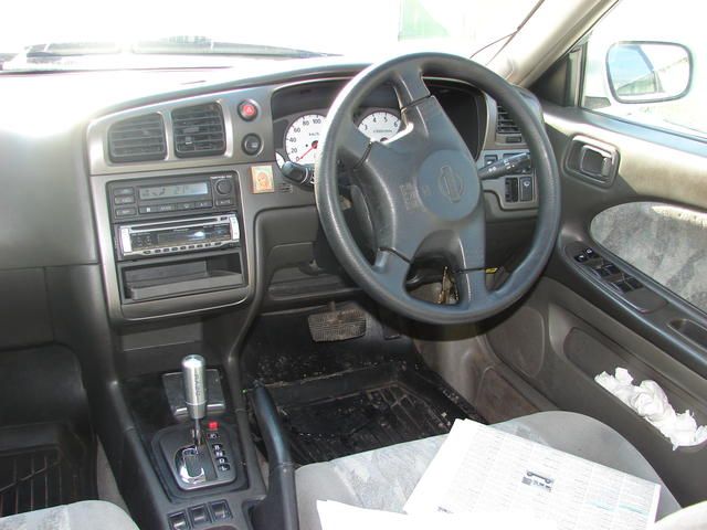 1999 Nissan Avenir