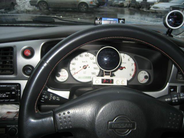 1999 Nissan Avenir