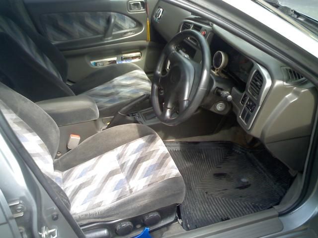 1999 Nissan Avenir