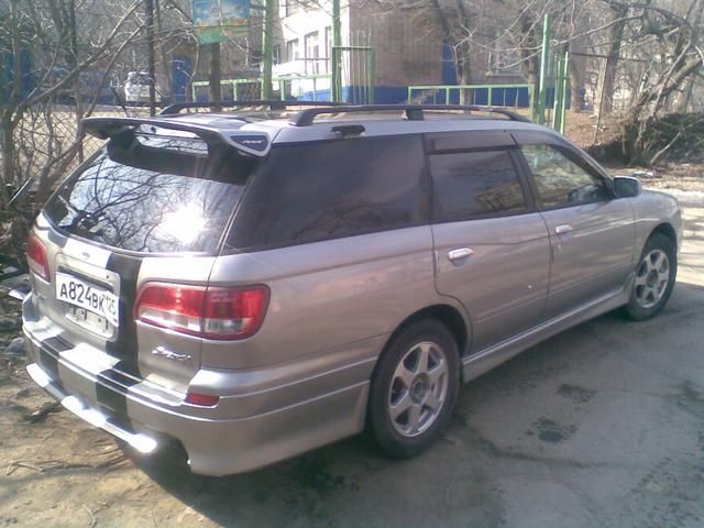 1999 Nissan Avenir