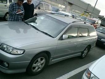 1999 Nissan Avenir Pictures