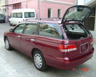 1999 Nissan Avenir Photos