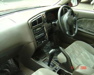 1999 Nissan Avenir Pictures