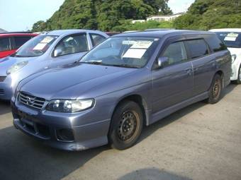 1999 Nissan Avenir Photos