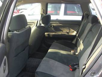 1999 Nissan Avenir Photos