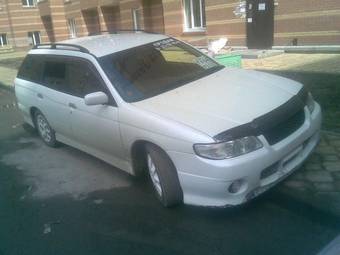 1999 Nissan Avenir Pictures
