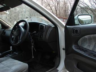 1999 Nissan Avenir Pics