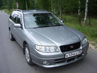 1999 Nissan Avenir Photos