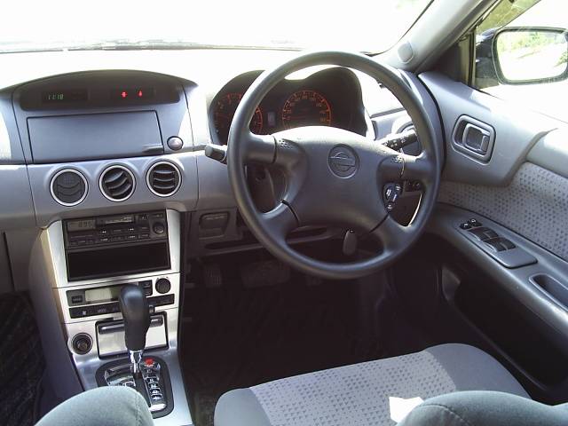 2000 Nissan Avenir