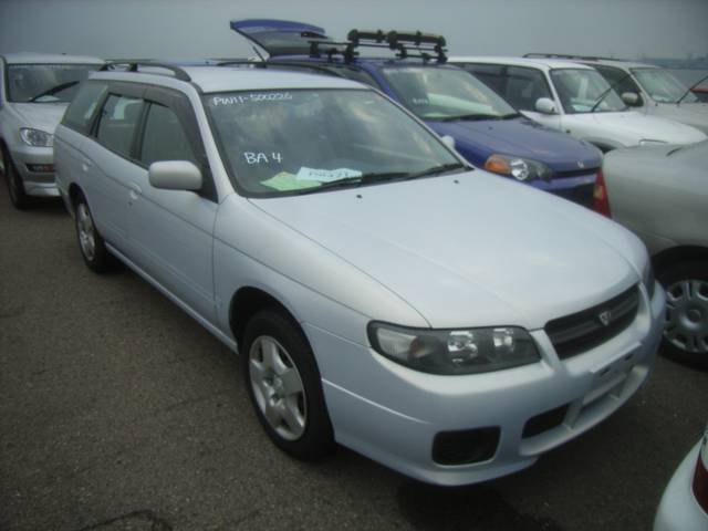 2000 Nissan Avenir