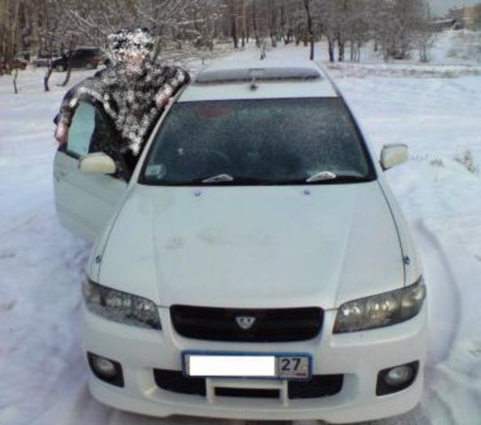 2000 Nissan Avenir