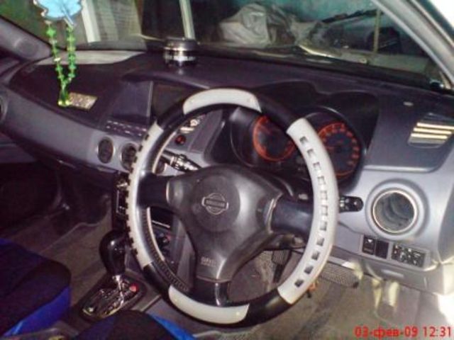 2000 Nissan Avenir