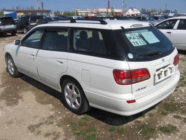 2000 Nissan Avenir