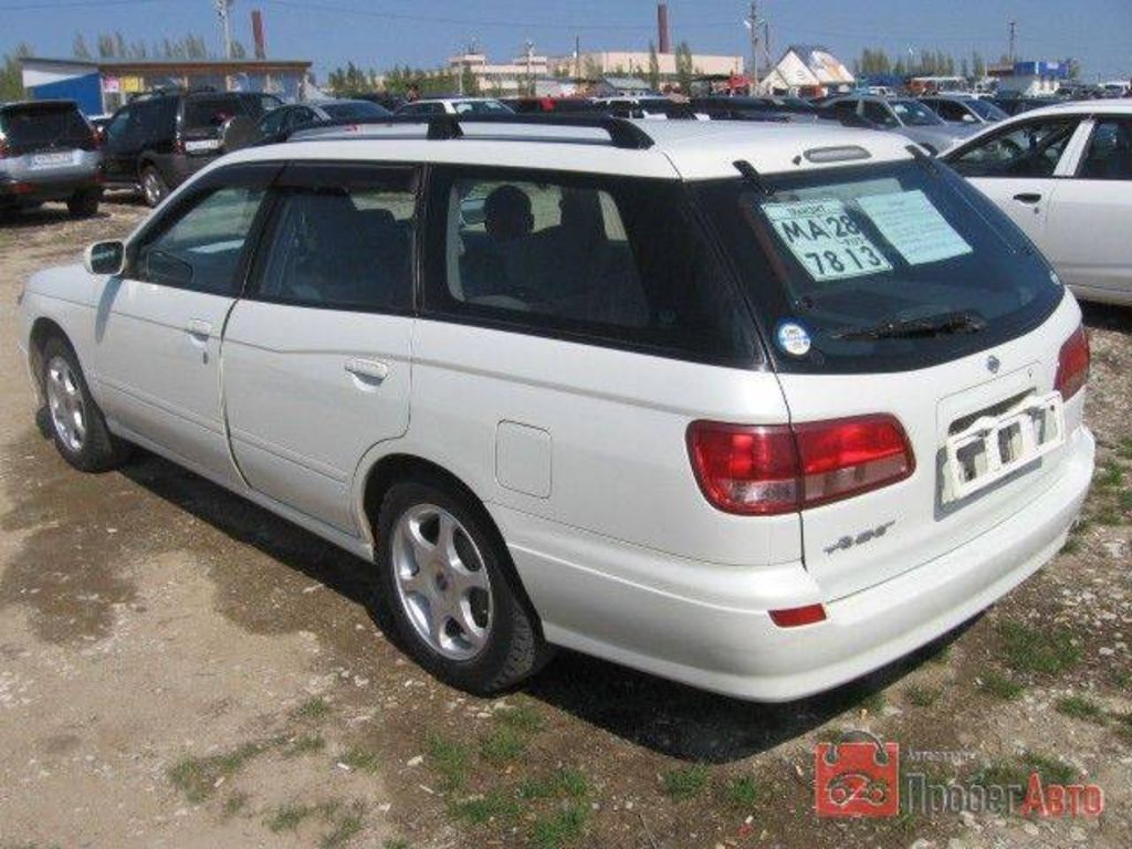 2000 Nissan Avenir