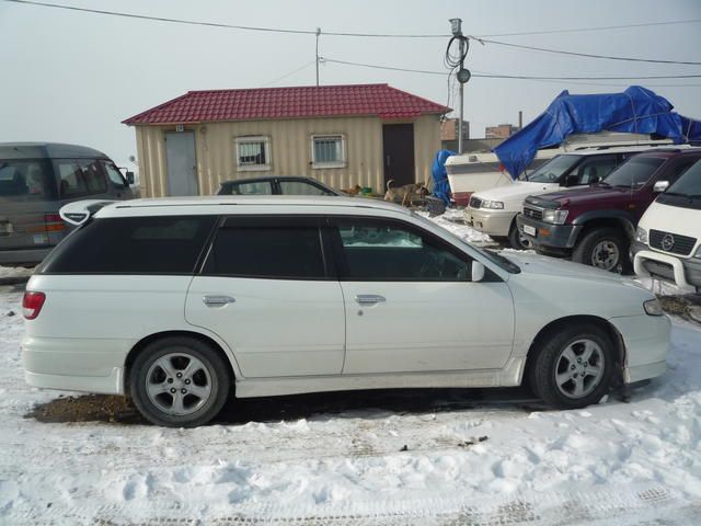 2000 Nissan Avenir