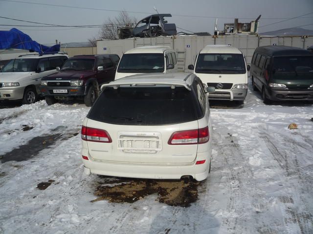 2000 Nissan Avenir