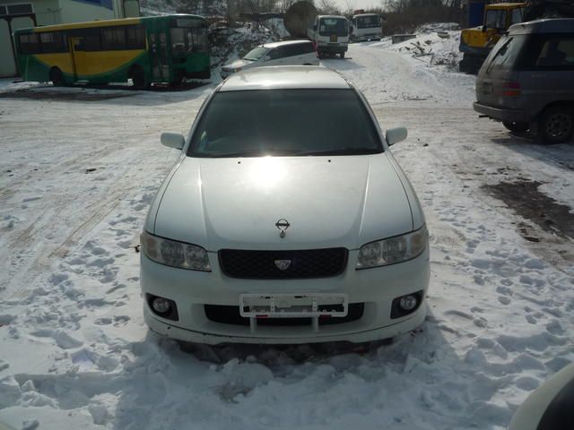 2000 Nissan Avenir