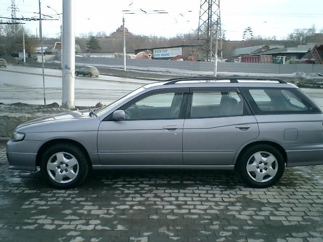 2000 Nissan Avenir